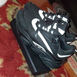 Dior Men's Black and White Sneakers